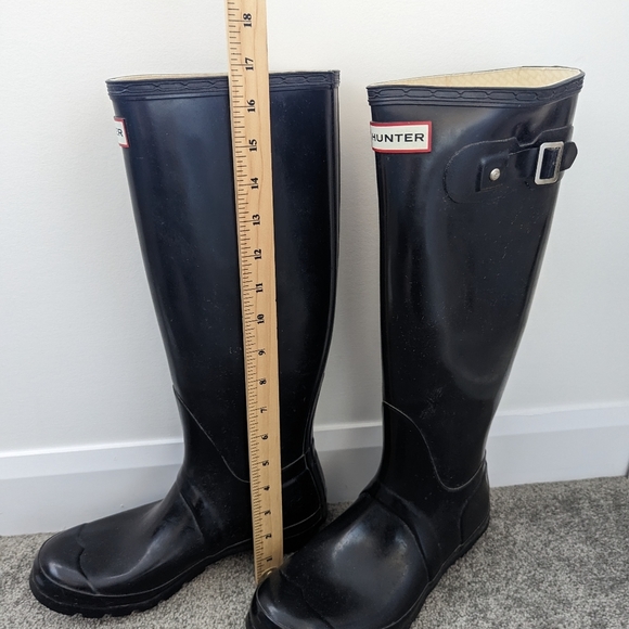 Hunter Glossy Black Women's Rain Boots - Picture 3 of 9